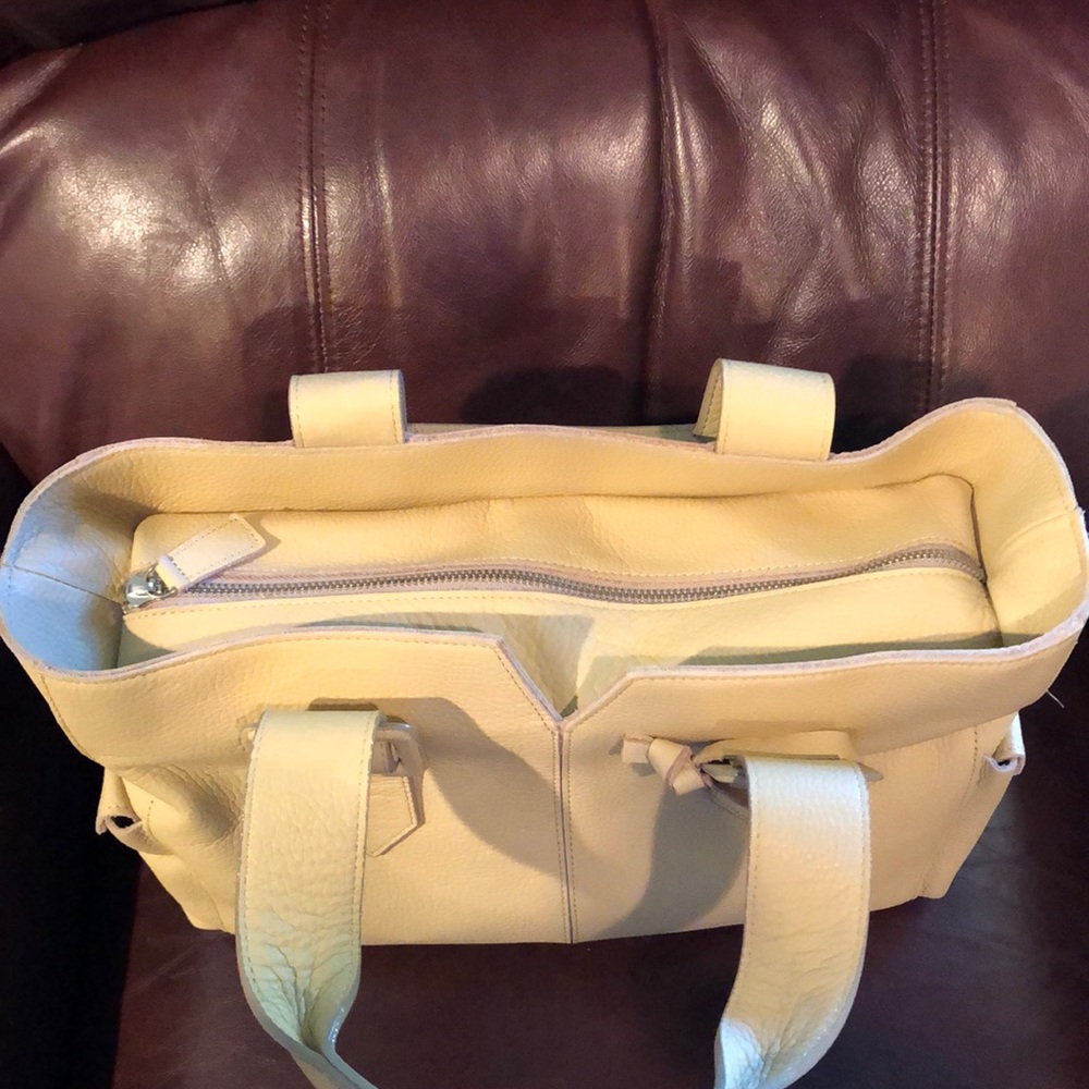 NWOT Samantha Thavasa New York leather handbag - Picture 6 of 8
